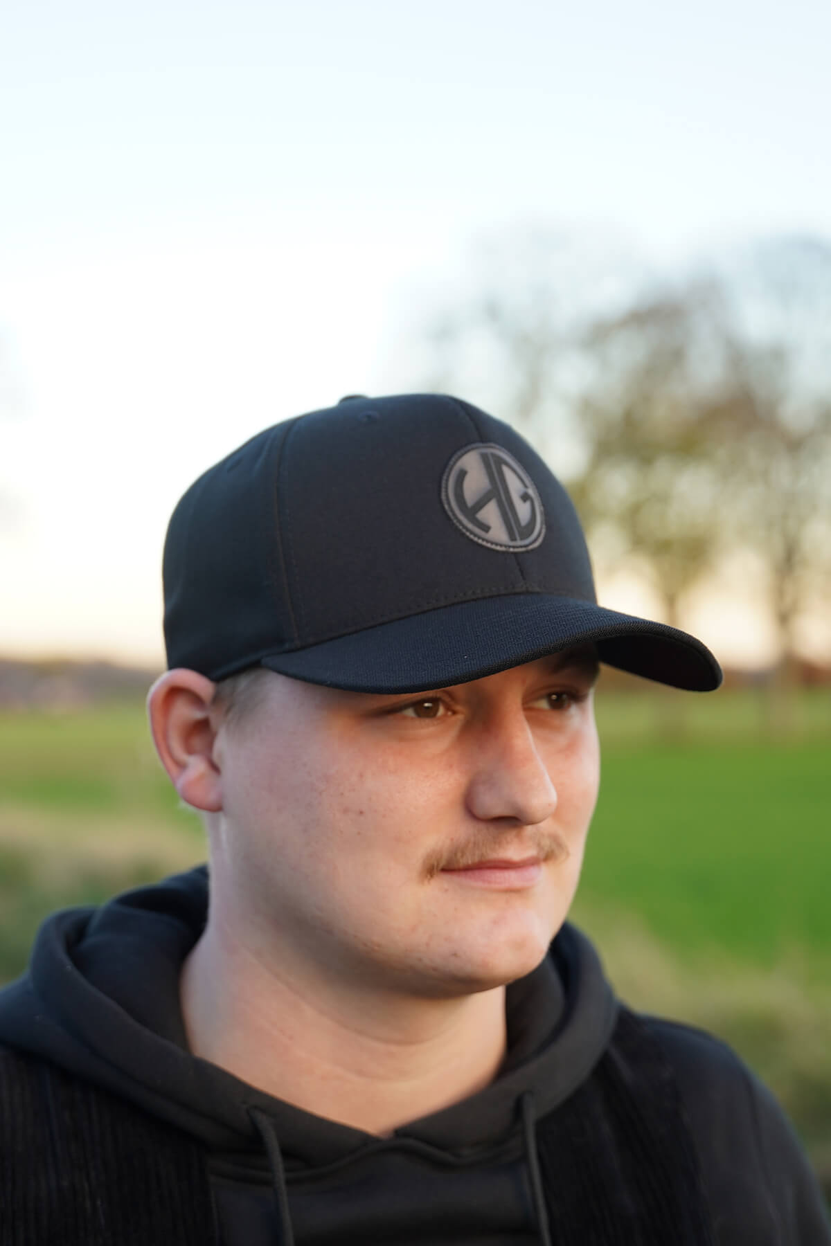 Flexfit Snapback mit Lederpatch