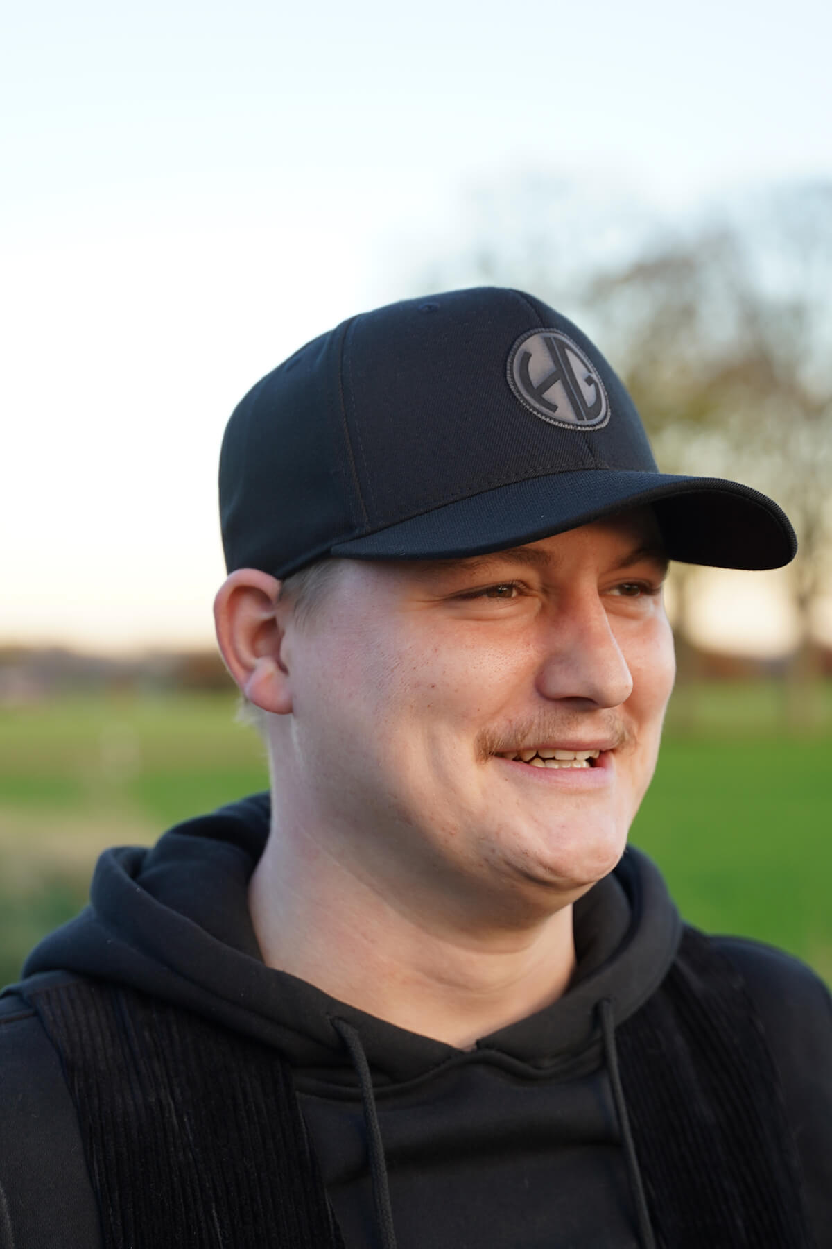 Flexfit Snapback mit Lederpatch