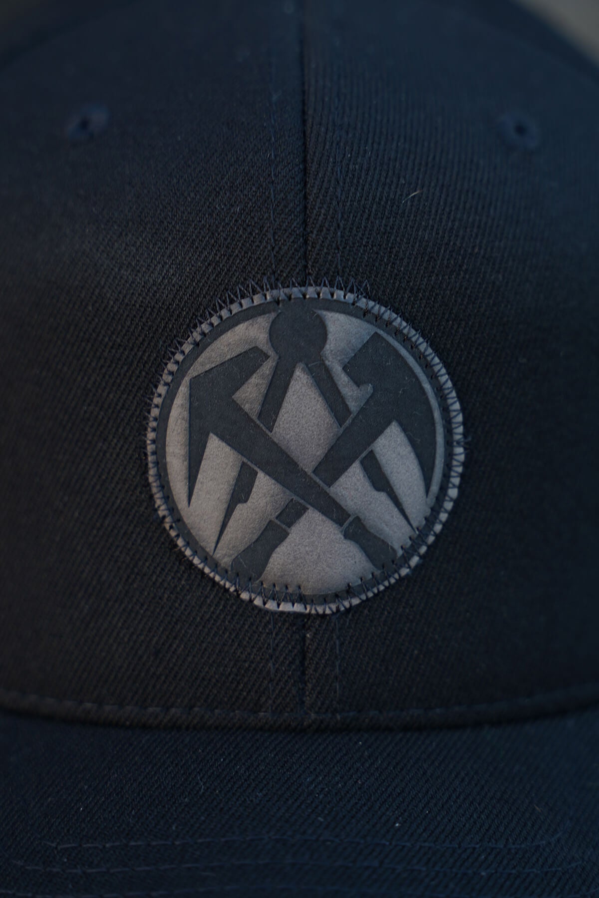Flexfit Snapback mit Lederpatch