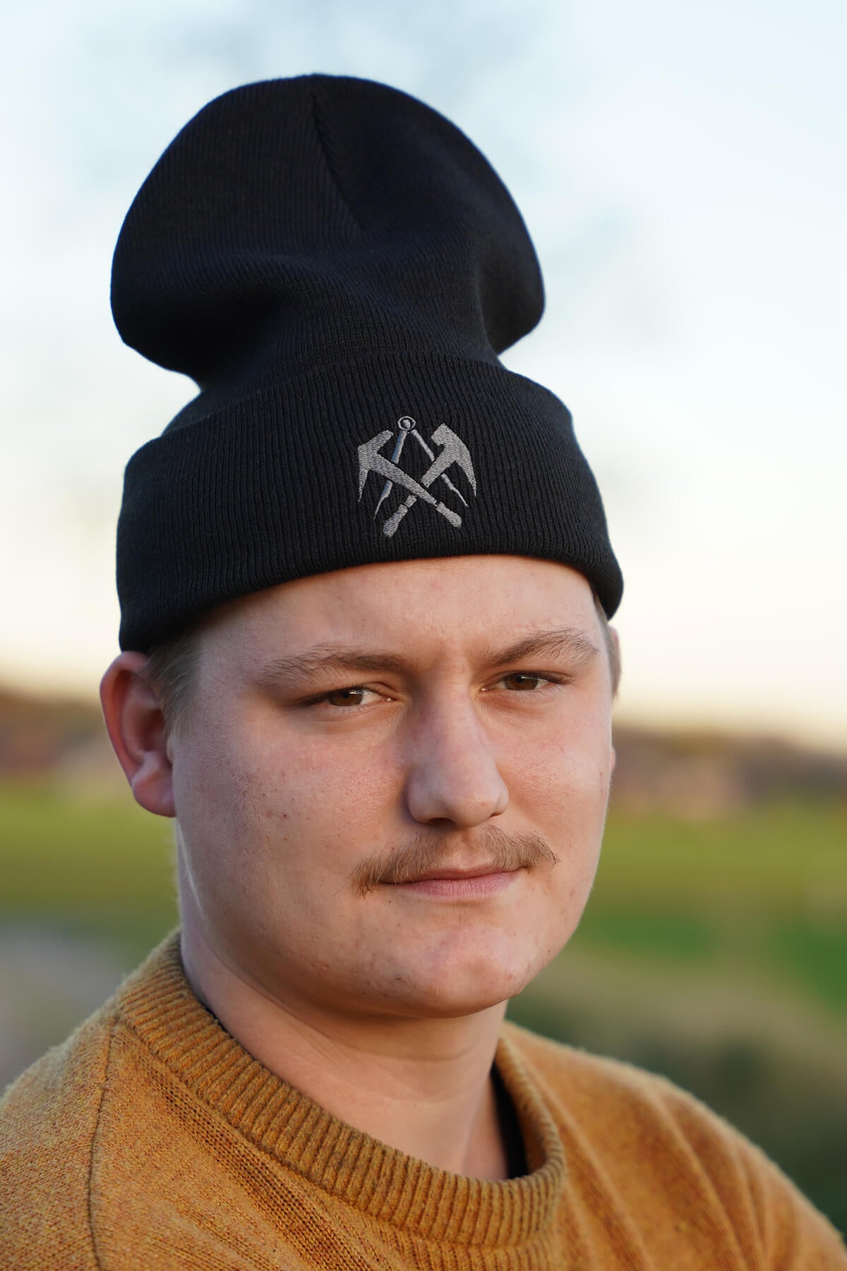 Wintermütze mit gesticktem Logo